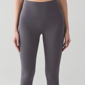 BNWT Lululemon align crop 21” dark carbon SIZE 6